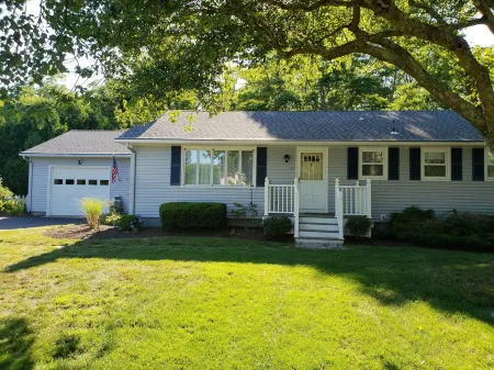 Conveniently located in a private association very close to beaches.