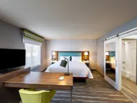 Hampton Inn & Suites by Hilton Keller Town Center Hotels in Keller