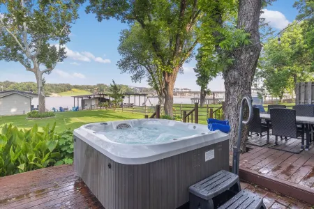 Relax, Play, Repeat! 5 Star Lakefront Retreat - Hot Tub, Dock, Cabana, Game Room