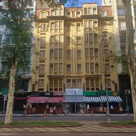 Hotel Itamarati Centro-República Отели рядом с достопримечательностью «Музей науки Катавенто»