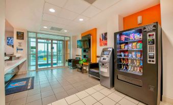 Motel 6 Eagle Pass, TX - Lakeside