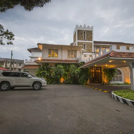 Protea Hotel Dar es Salaam Courtyard Отели рядом с достопримечательностью «Коко Бич»