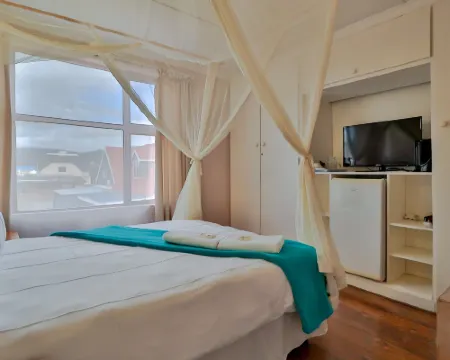 Fisherhaven Travellers Lodge Hotels in Greater Hermanus
