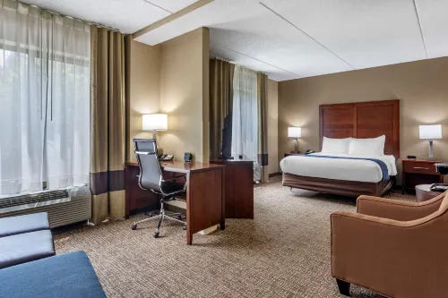 Comfort Suites Hotels in Manchester