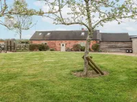 Barnfields Holiday Cottage Hotels near Biddulph Library