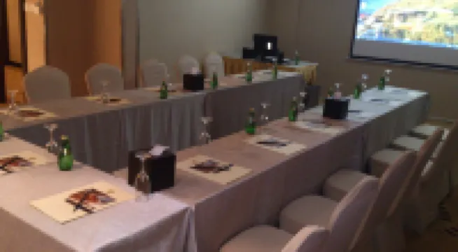 Grand Plaza Hotel - Takhasosi Riyadh (แกรนด์ พลาซ่า โรงแรม - ทาคาโซซิ ริยาด)