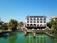 The Hotel Zamora