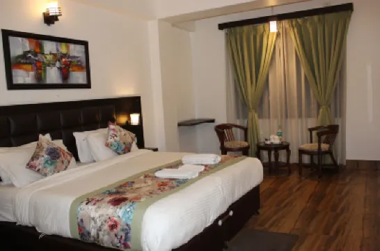 The Leenor Regency فنادق في 