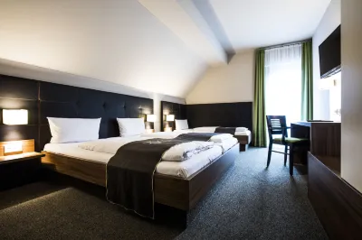 RiKu Hotel Weißenhorn Hôtels à : Unterroth