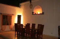 Deluxe Villa with Garden Pool with Service Staff 150mt from the Sea Hotels in Watamu