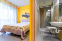 Casa Livio - Rooms and Studios Hotel a Uggiate con Ronago