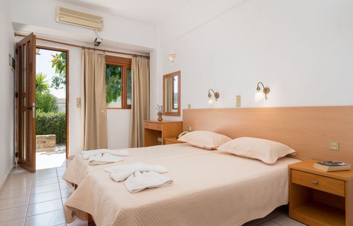 Adonis Hotel