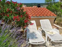 Apartments Vala Hotels in Vinisce