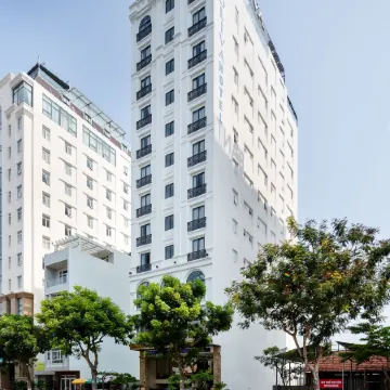 Roliva Hotel & Apartment Danang Отели рядом с Аэропорт Дананг
