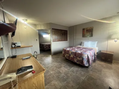 Thunderhill Motel and Suites