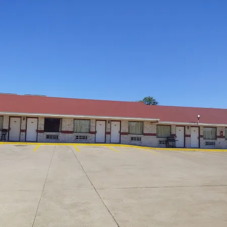 Brooks City Executive Inn