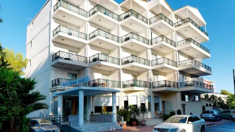 Thomas Beach Hotel in Marathon