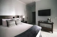 The Continental Hotel Hotel di Centerville