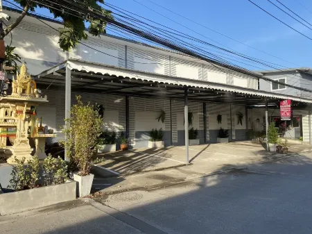 SS GUESTHOUSE