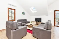 Apartments Mezini 11