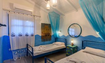 The Blue House Seaside Retreat - Fully Equipped