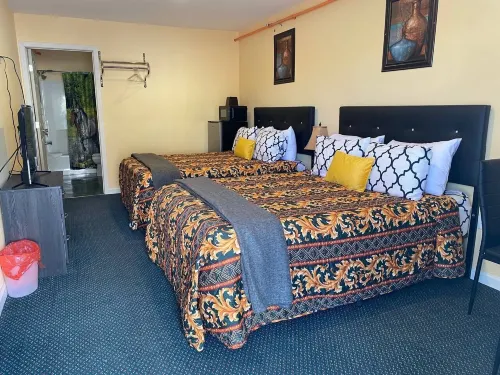 Western Motel LLC - 2-Star