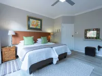 Waverley's Rest Hotels near Sinoville
