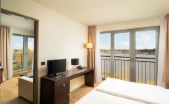 elaya Hamburg Finkenwerder Hotels in der Nähe von Loki-Schmidt-Garten Botanischer Garten der Universität Hamburg