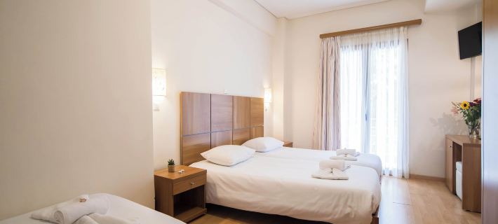 Tholos Hotels in Fokis