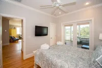 449 Tarpon Blvd Hotels in Beaufort County