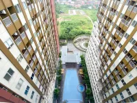 Well Furnished and Cozy Studio at LRT City Jatibening Apartment