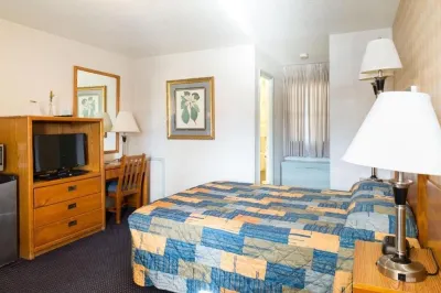 Budget Host Alexandria Hotels in Belle Haven