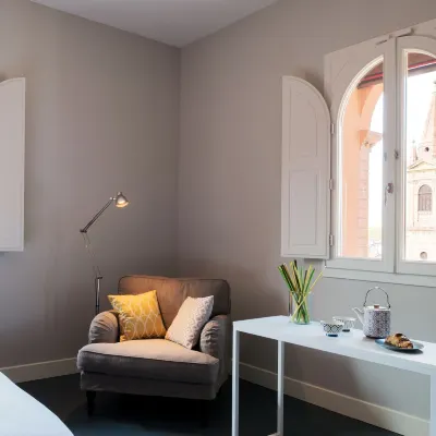 Almarossa Hotels near University Library of Bologna