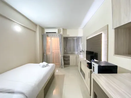 Comfortable Studio Apartment for 1 Pax Grand Sentraland Karawang Отели рядом с достопримечательностью «Masjid Baiturrohim Pindo Deli 2»