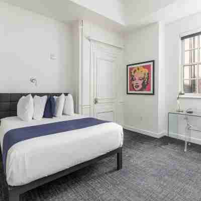 Maverick Suites at 28 Fenway Rooms