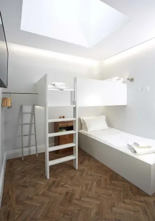 Hideout Hotel Отели рядом с достопримечательностью «Университет Халл»