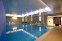 Lingfield Park Marriott Hotel & Country Club - Pools