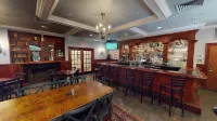 Avon Old Farms Hotel - bar