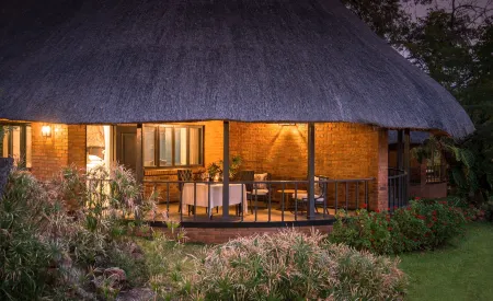 Anantara Stanley & Livingstone Victoria Falls Hotel Отели в г. Хуэндж