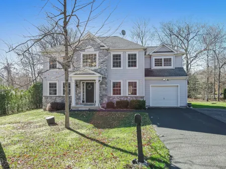 Cozy Fireplace Cobblestone Escape- Pocono Mountains