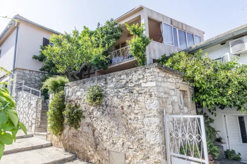 Rooms Roza Hotels in Vrboska