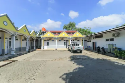 Wisma Lanraki Hotel dekat Toko Juara jl Poros BTP Blok AB no 24