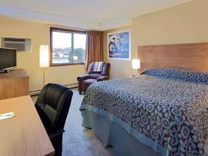 Days Inn by Wyndham Winona
