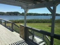 Rivendock Rookery II: Waterfront Home w/Dock & Stunning Views - Homestays