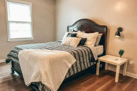 Cozy Cedartown Retreat