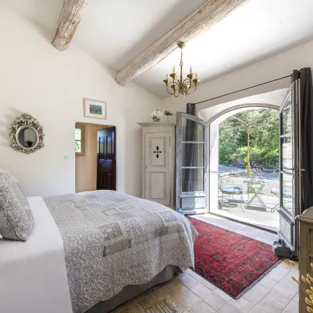 La Bécasse – Heritage Pool Manor