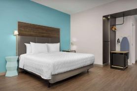 Tru by Hilton Chesterfield Township Detroit