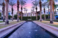 Luxurious Ground Floor Villa with Charming Legacy Hotels in La Quinta
