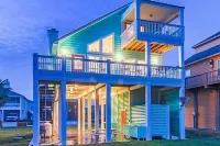 A southern comfort - 100 steps to the sand! Crystal Beach Spot 주변 호텔