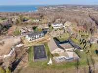 Indoor Pool and Hot Tub - Charming Family Retreat Các khách sạn ở Egg Harbor